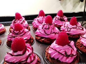 Schoko-Cupcakes mit Himbeere