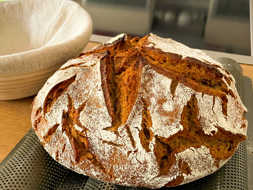 Roggen-Dinkel-Krustenbrot - Kochen mit Leidenschaft